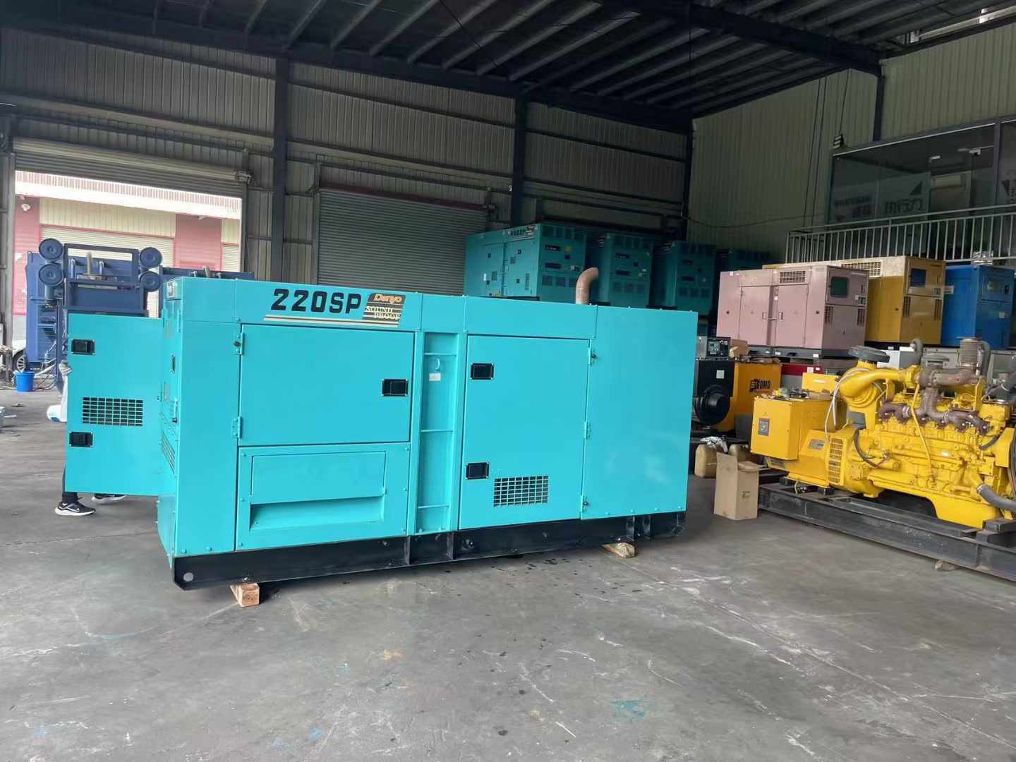 潍坊柴油发电机组长期不间断运行时，如何监控其温度和压力？