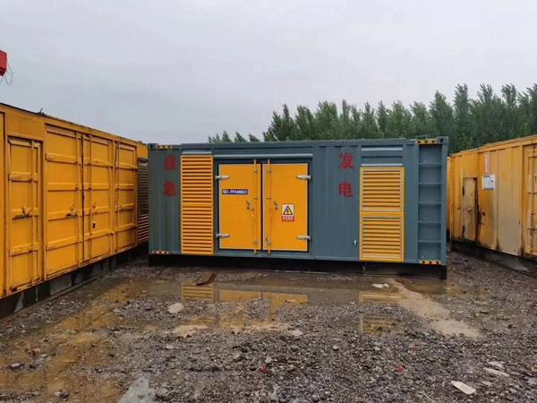 潍坊柴油发电机如何判断干式空气滤清器是否需要更换？