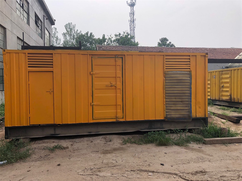 潍坊发电机出租进行负载测试时，电瓶电量不足的具体判断标准是什么？