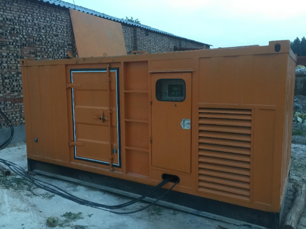 潍坊发电机组长期使用中，电缆线的敷设路径有哪些要求？